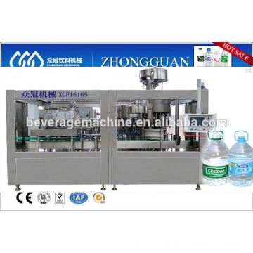 Zhangjiagang PLC Steuerung Monoblock 5-10 L Trinkwasser Abfülllinie